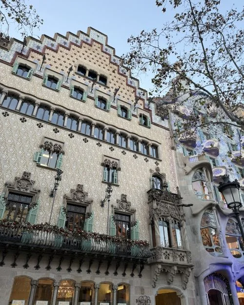 Fachada de la casa amatller en el paseo de Gracia de Barcelona