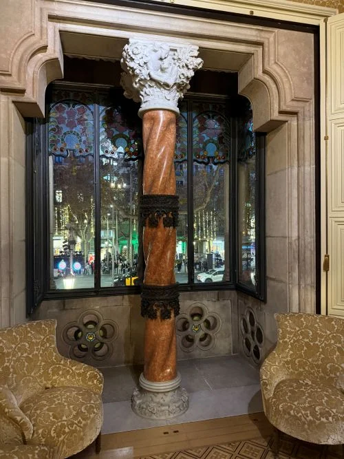 galeria del dormitorio de Teresa amatller que da al paseo de gracia
