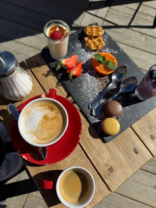 Café gourmand desde el refugio de montaña de montevers