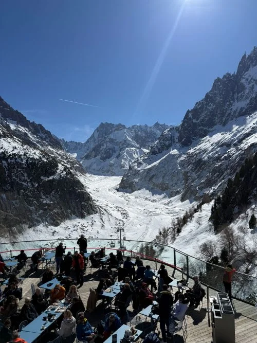 La mer du glacé en Monteverse, el glaciar más grande de Francia visto desde el mirador
