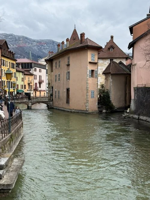 También se conoce este pueblo como la venecia de los alpes