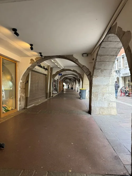 Calles con porticos en el casxc