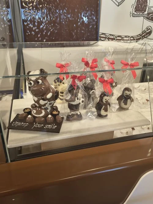 Figuras y fuente de chocolate Cailler