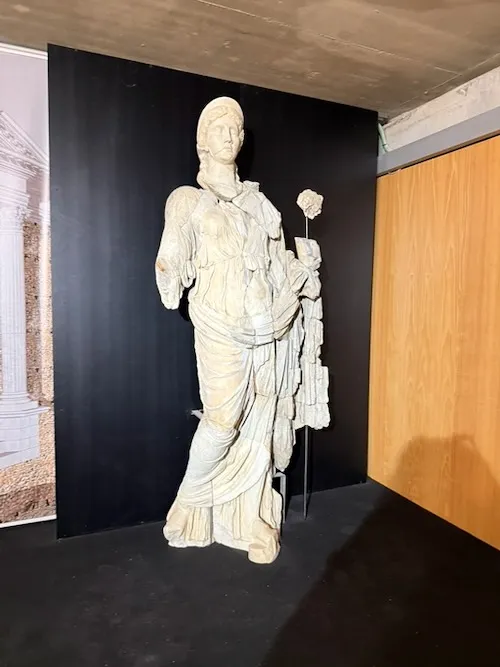 Escultura romana en el centro de interpretación de Clunia Sulpicia. Burgos