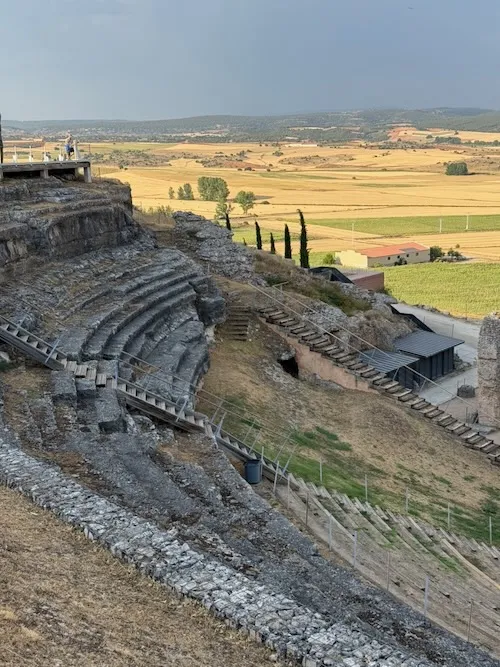 Teatro de Clunia Sulpicia, la parte de las gradas